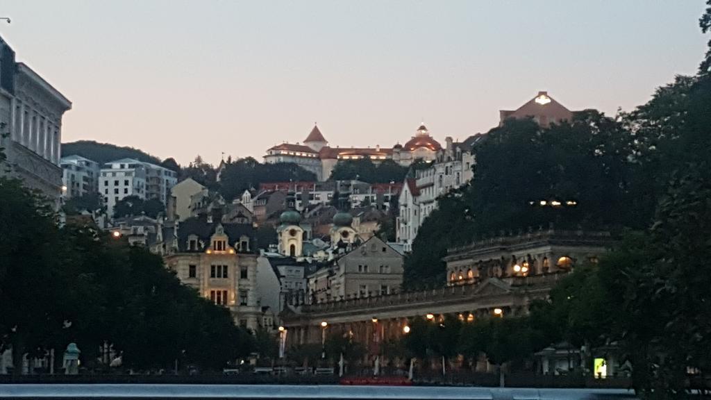 App Karlovy Vary Phòng bức ảnh